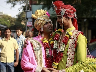 web-33-india-ley-homo
