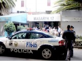 Detienen a dos por romper sellos del INVEA