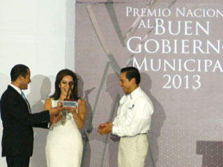 foto-premio-buen-gobierno-municipal