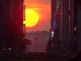 alineación de sol en el filo de manhattan