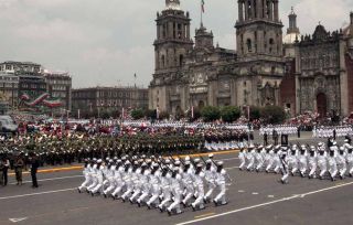 polnal1-desfile zocalo