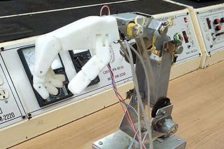 ciencia-Mano-robotica-IPN