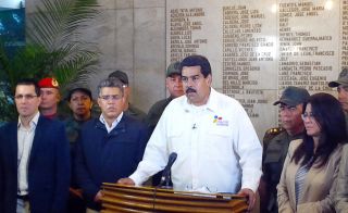 14-maduroanunciochavez