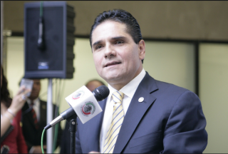 pol-Silvano Aureoles Conejo