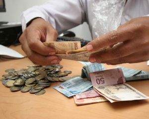 pol-salario