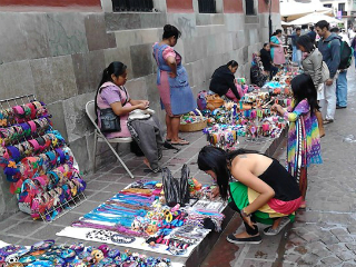 Promueven seis líderes de ambulantes la migración de indígenas a la capital