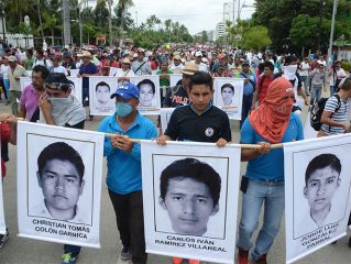 marcha ayotzinapa