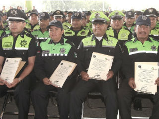policias