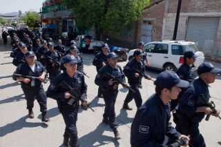 POLICIAS