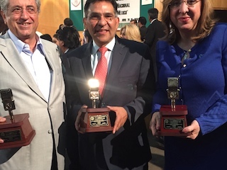 microfono oro Eduardo Ramos Fusther