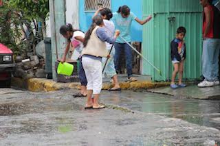 15A1 iztapalapa-inundacion-en-vicente-guerrero-vecinos-1-1