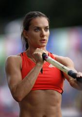 24a ISINBAYEVA