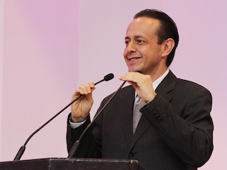 Nbrev-EmilioSalazarFarias-w