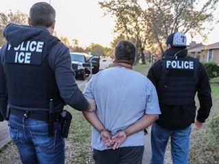 41-intpol-inmigrantes-texas-WB