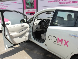 070716 FOTO MIGUEL ÁNGEL MANCERA- PRESENTACIÓN DE TAXI HÍBRIDO  3